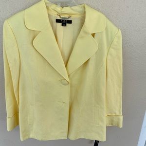Soft yellow 3/4 sleep blazer/jacket